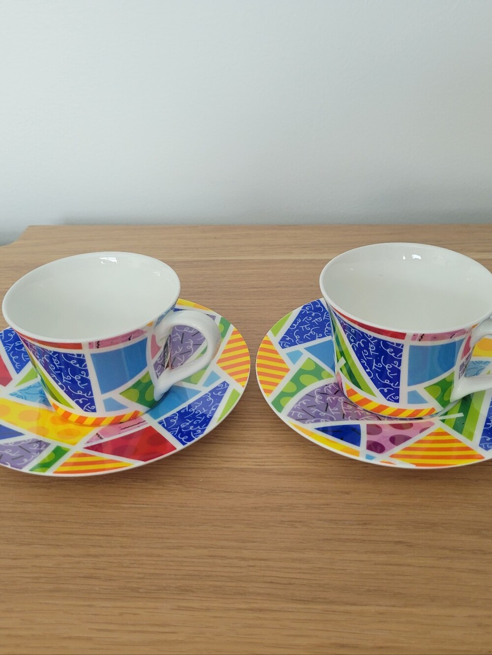 ROMERO BRITTO Fine Bone China Two (2) Tea Cups & Saucers geometric pop-art 200ml